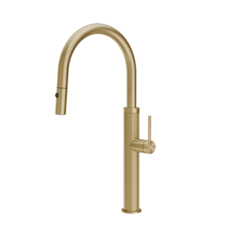 Gessi 316 Cesello keukenmengkraan met gebogen uitloop en uittrekbare 2-straals handdouche Messing Geborsteld